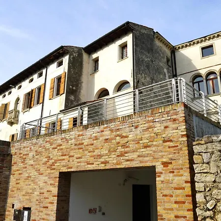 Campus San Francesco فندق كونيليانو