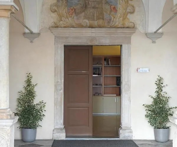 Campus San Francesco מלון *